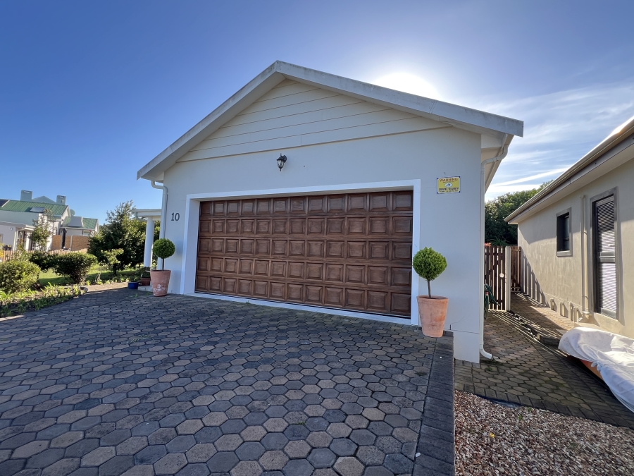 3 Bedroom Property for Sale in Stilbaai Wes Western Cape